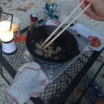 【キャンプギア】QUICKCAMPのアイアンメッシュテーブル